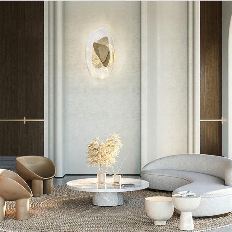 AuraGlass | Modern wall lamp in clear glass with artistic shape and warm LED light