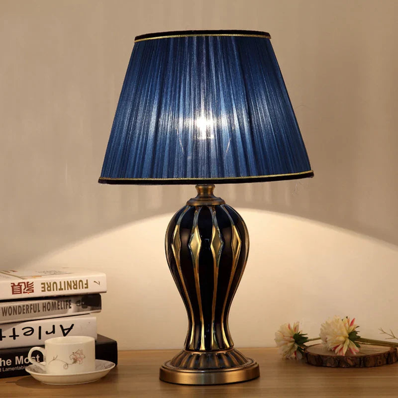 CeramicGlow | Classic Table Lamp in Antique Design
