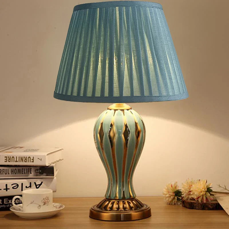 CeramicGlow | Classic Table Lamp in Antique Design