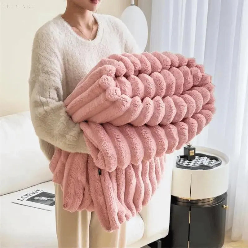 ComfortCuddle | Plush & Cosy Fleece Blanket