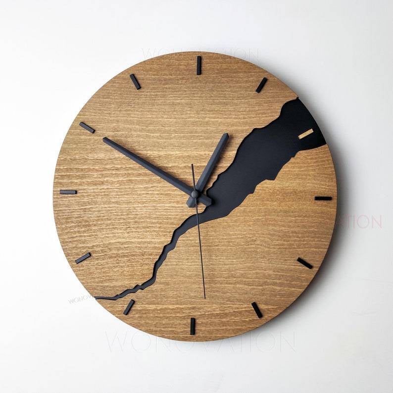 CrackedWood | Natural Artwork as a Clock