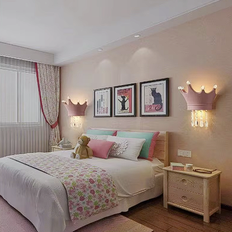 CrownGlow | Regal Wall Lamp