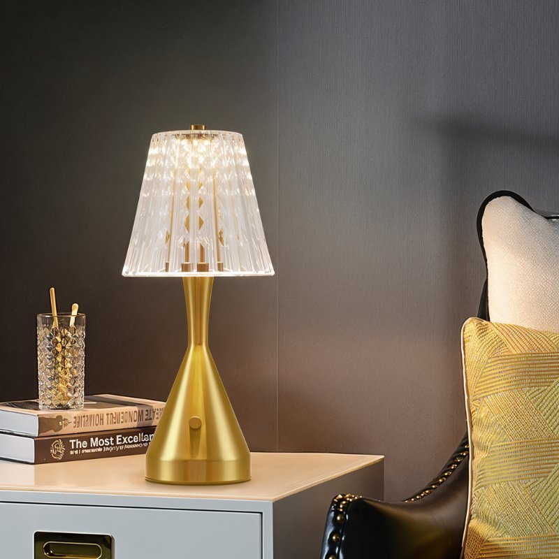 CrystalBloom | Radiant Golden Table Lamp