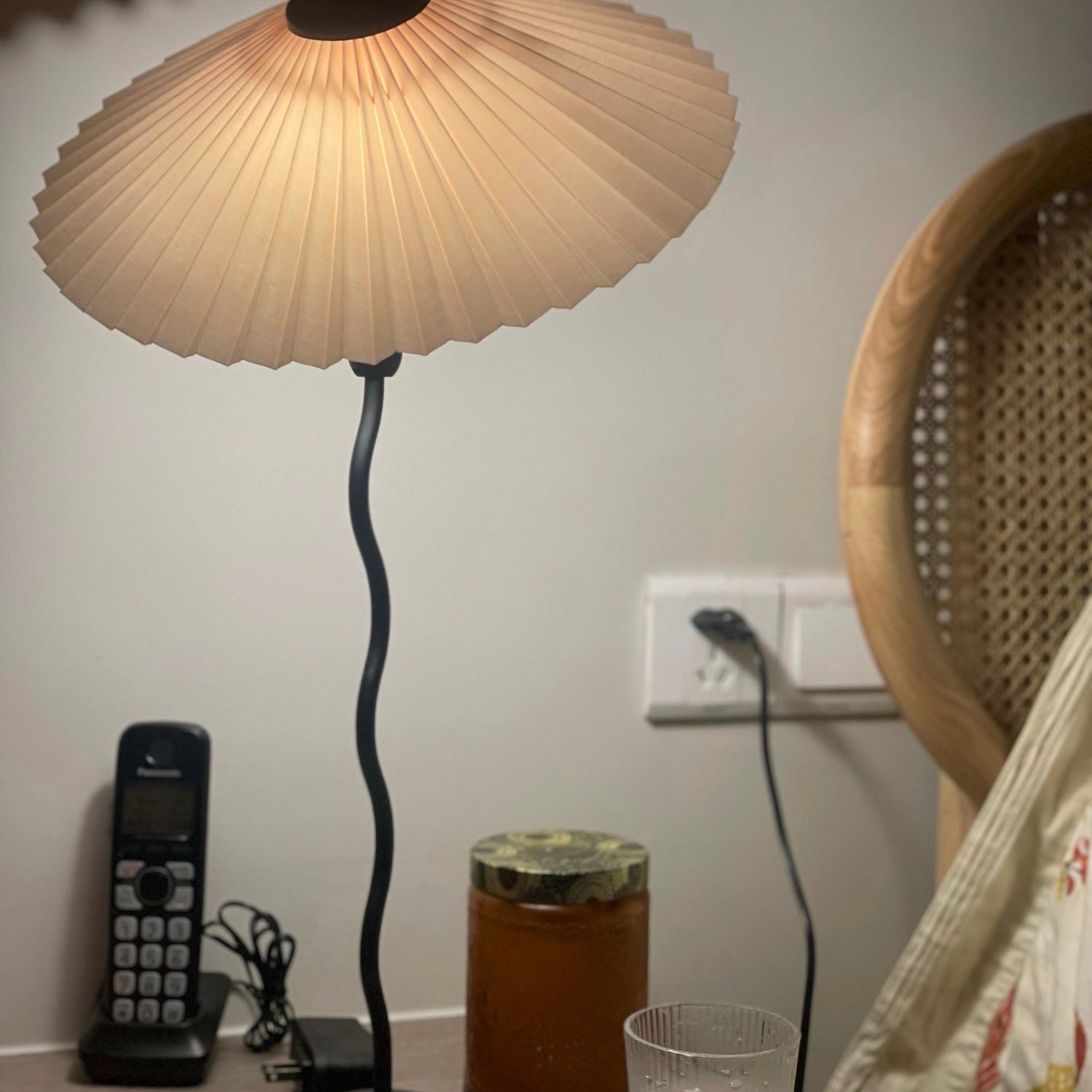 CurvaLuxe | Modern Curved Table Lamp