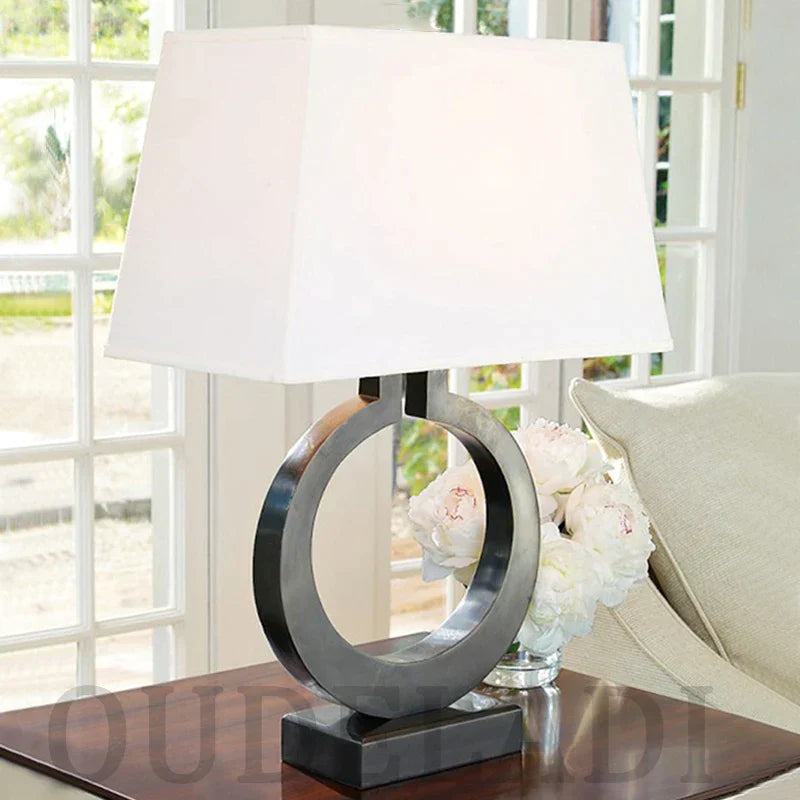 GleamRing | Chic Modern Table Lamp