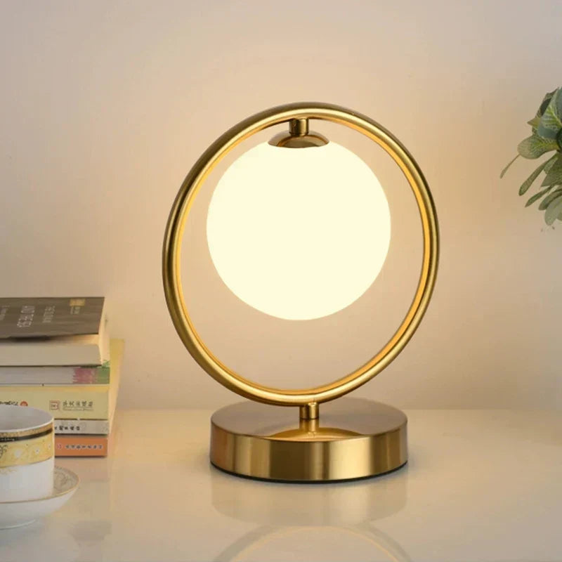 GleamSphere | Sleek Brass Globe Lamp