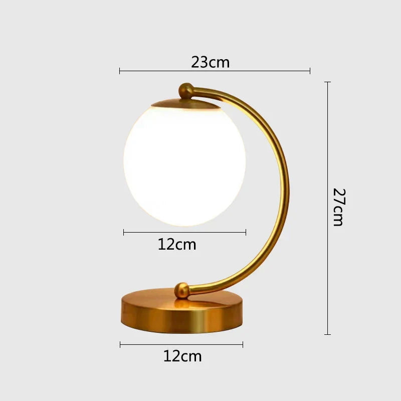 GleamSphere | Sleek Brass Globe Lamp
