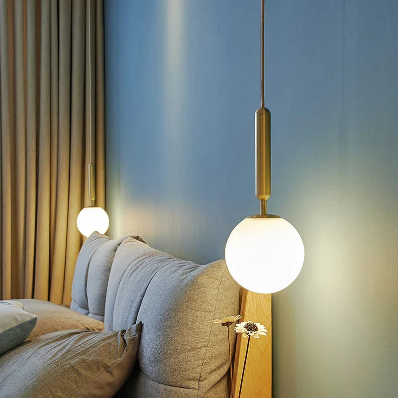 IvoryElegance | Luxurious Gold Lamp with Soft and Warm Light