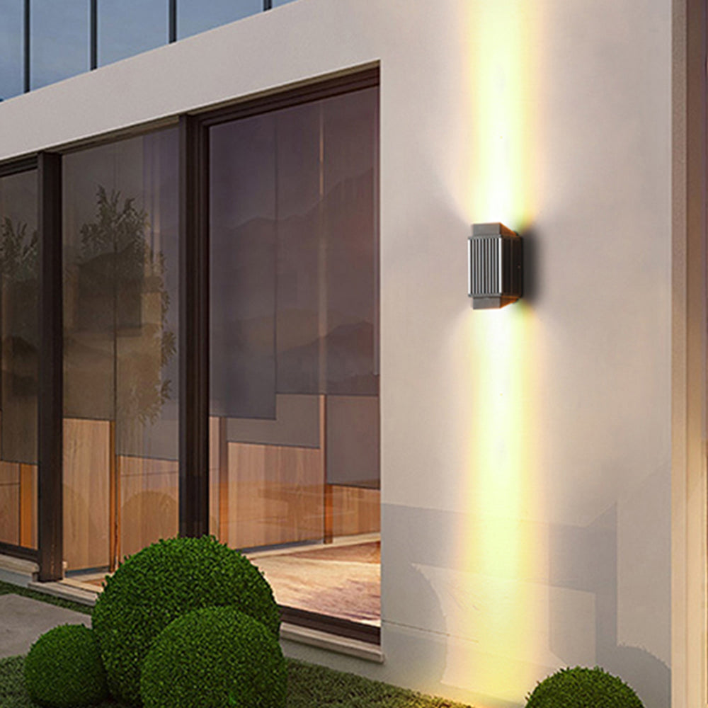 LumiBlock | Elegant Outdoor Wall Lamp