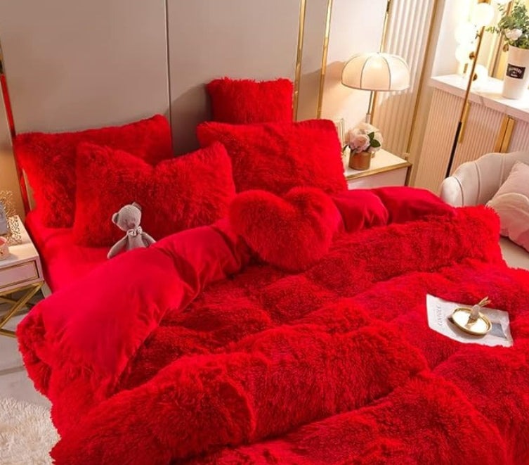 LuxePlush | Effortless Elegance and Comfort