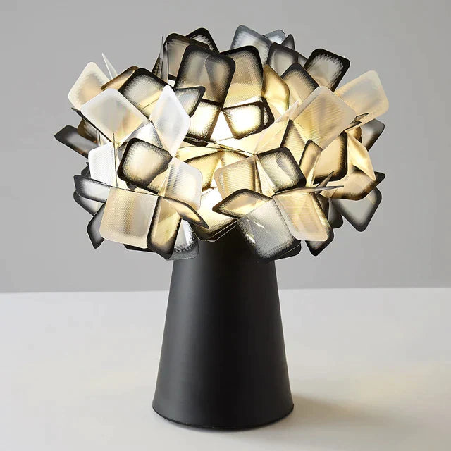 Metaluxe | Modern Design Table Lamp