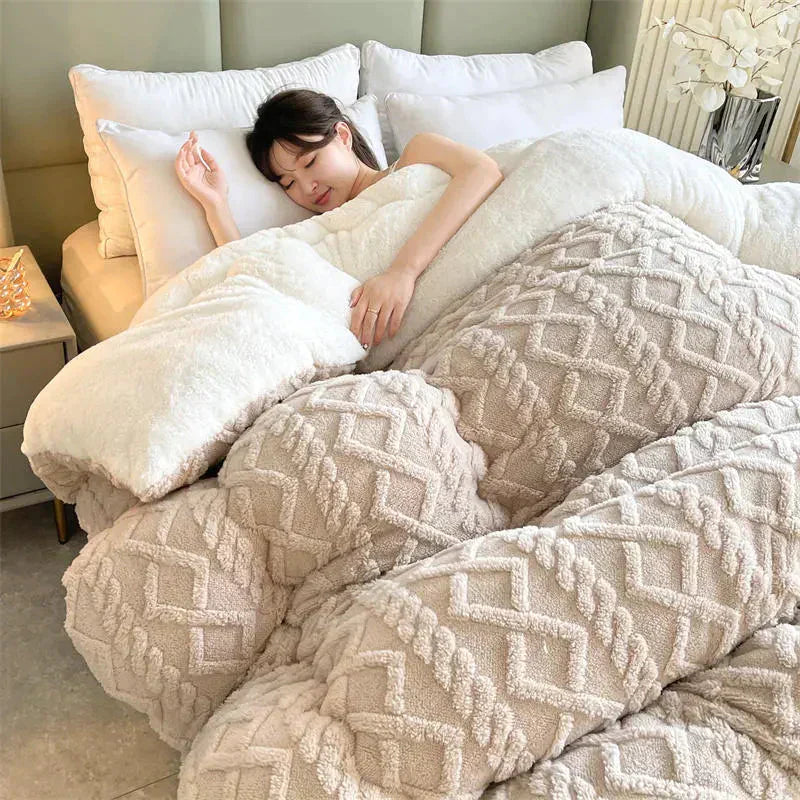 SnugHaven | Luxurious fleece winter duvet cover for warm and comfortable nights