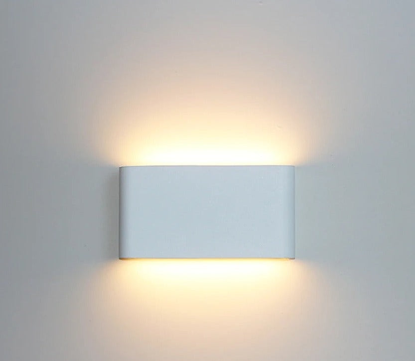 UrbanGlow | Minimalist & Waterproof Outdoor Wall Lamp