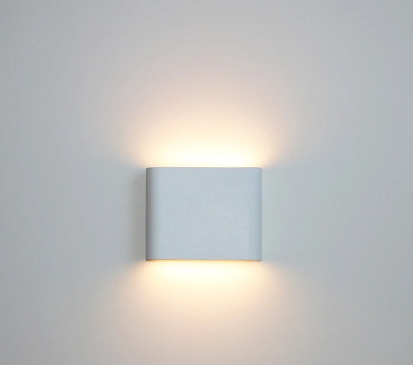 UrbanGlow | Minimalist & Waterproof Outdoor Wall Lamp
